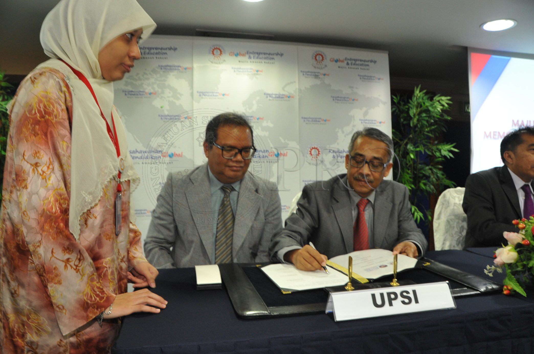 PRO 14 37 MARA PRO 4732